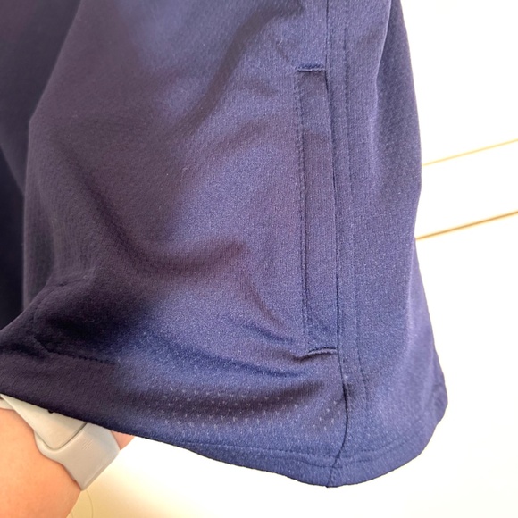 L.L. Bean Short Sleeve Navy Golf Polo Shirt Polyester; Women's Small (S 6-8) - Picture 7 of 8